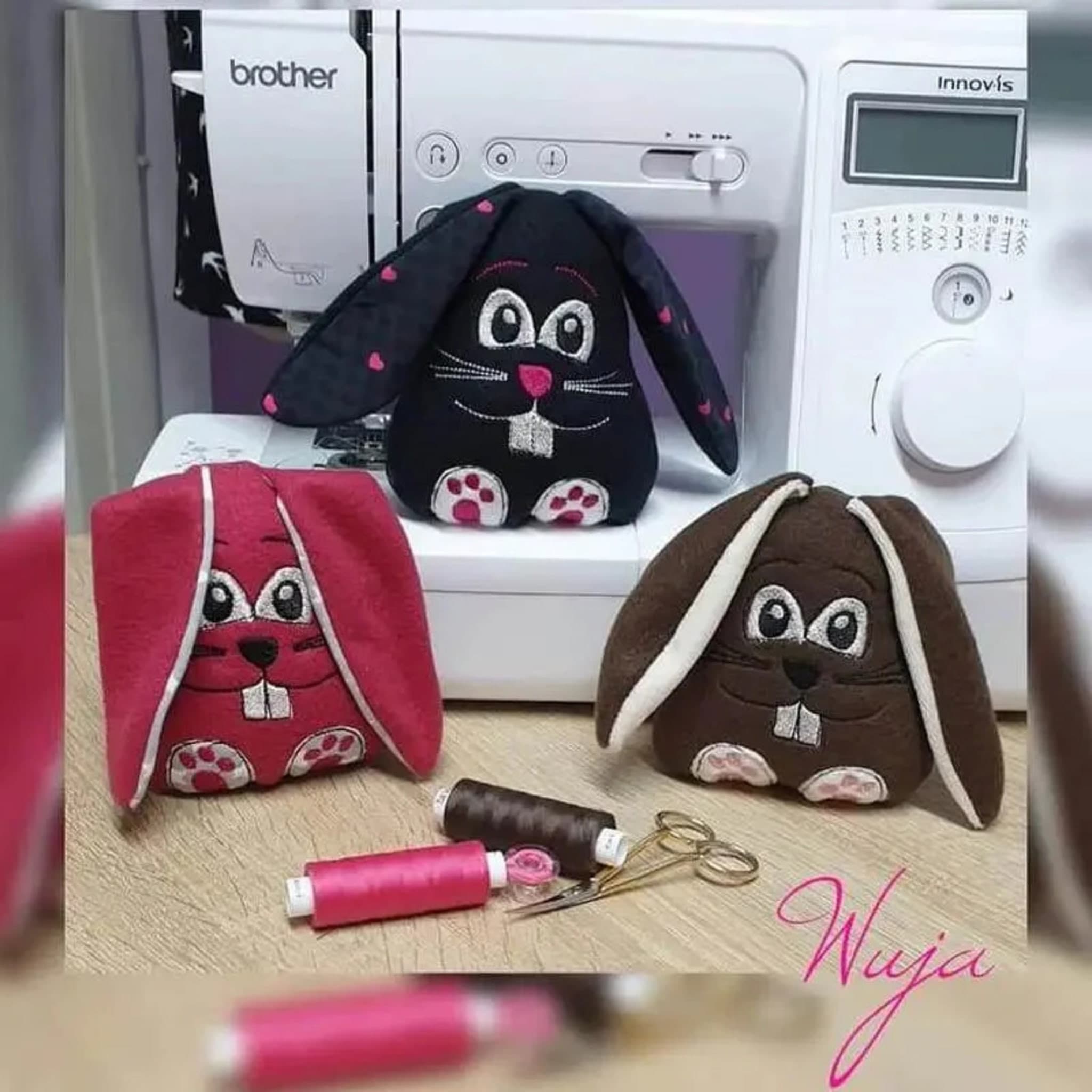 ITH Kuschelhase Mümmel Stickdatei - Süßes Kuscheltier komplett im Rahmen sticken, perfekt als Babygeschenk, Körnerkissen und Ostergeschenk