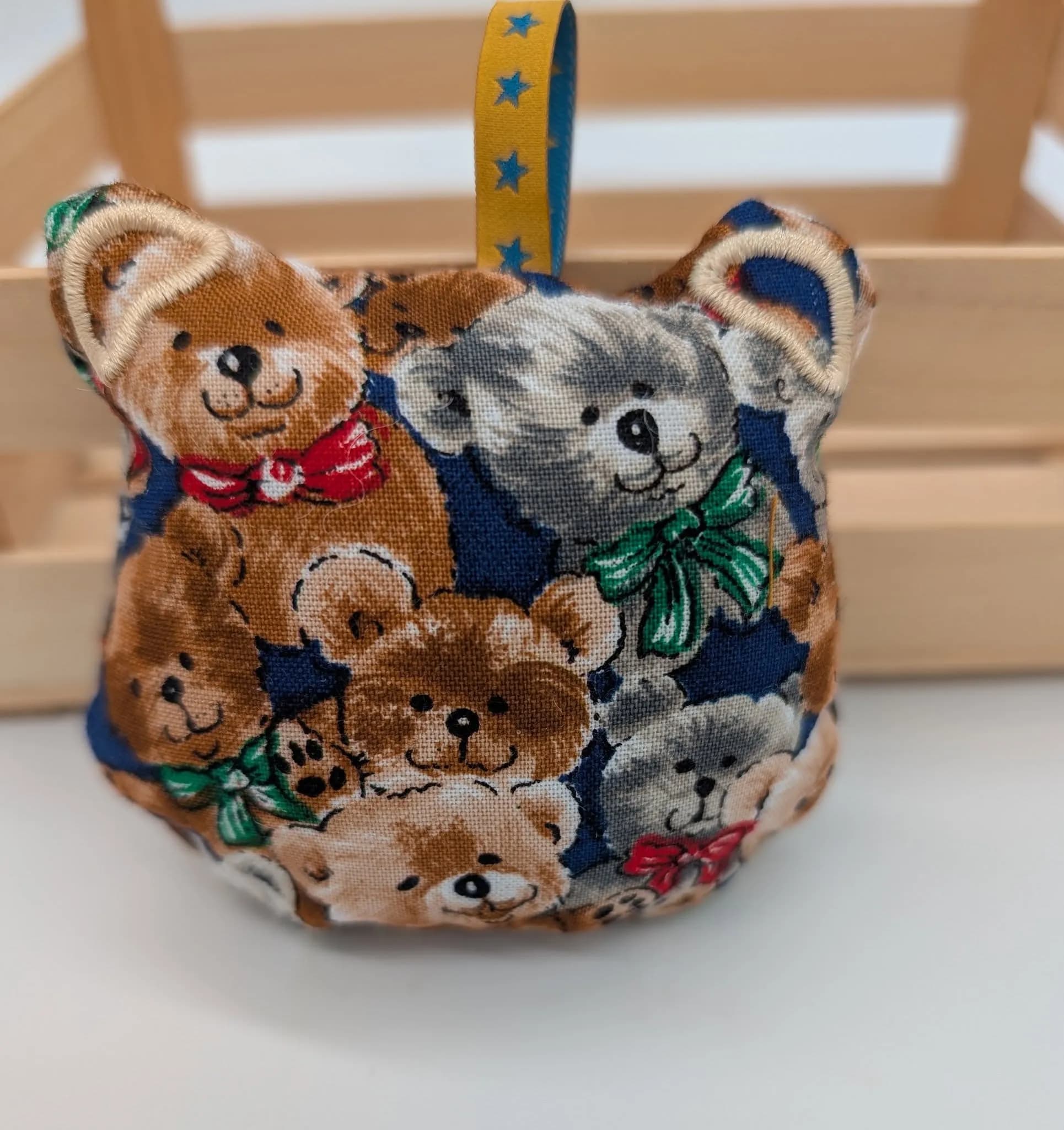 ITH Stickdatei Bärenkopf-Kissen Blanko