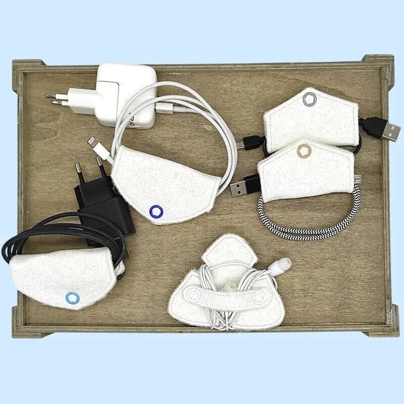 ITH Stickdatei Kabel-Kopfhörer-Halter