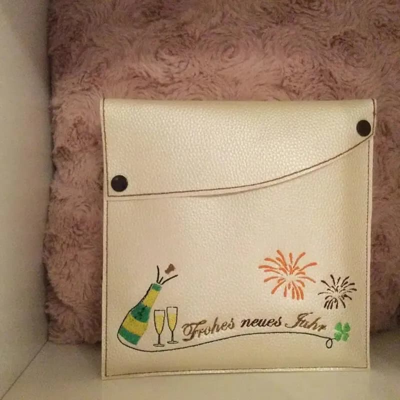 ITH Stickdatei Knopftasche Blanko