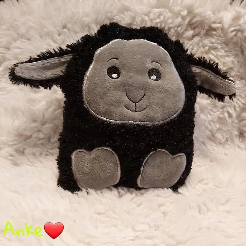 ITH Stickdatei Kuschellamm Lasse