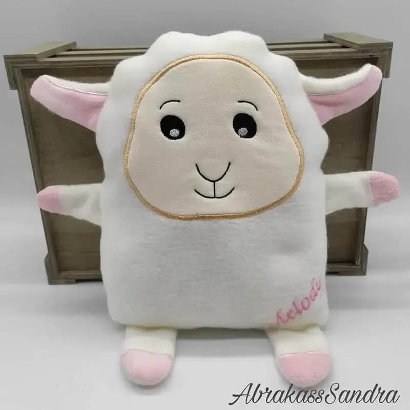 ITH Stickdatei Kuschellamm Lasse