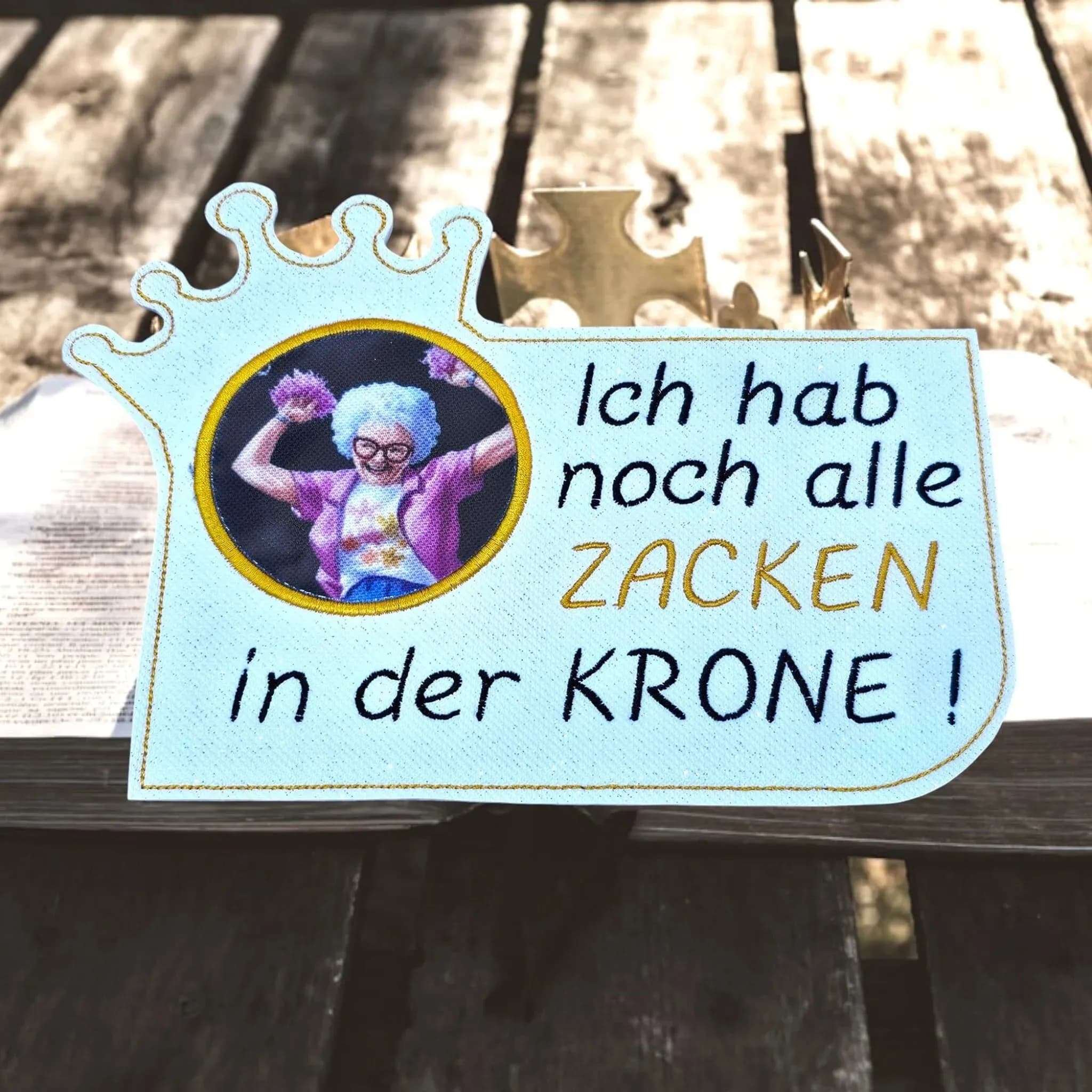 ITH Stickdatei Mugrug Krone