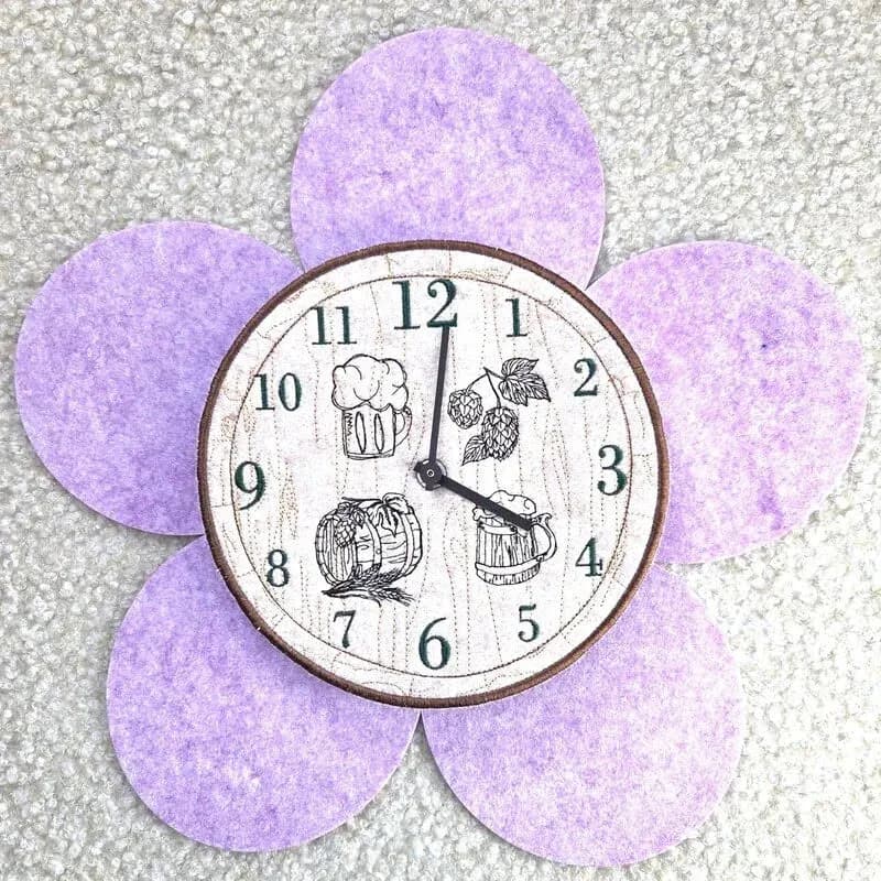 ITH Stickdatei Fass-Uhr