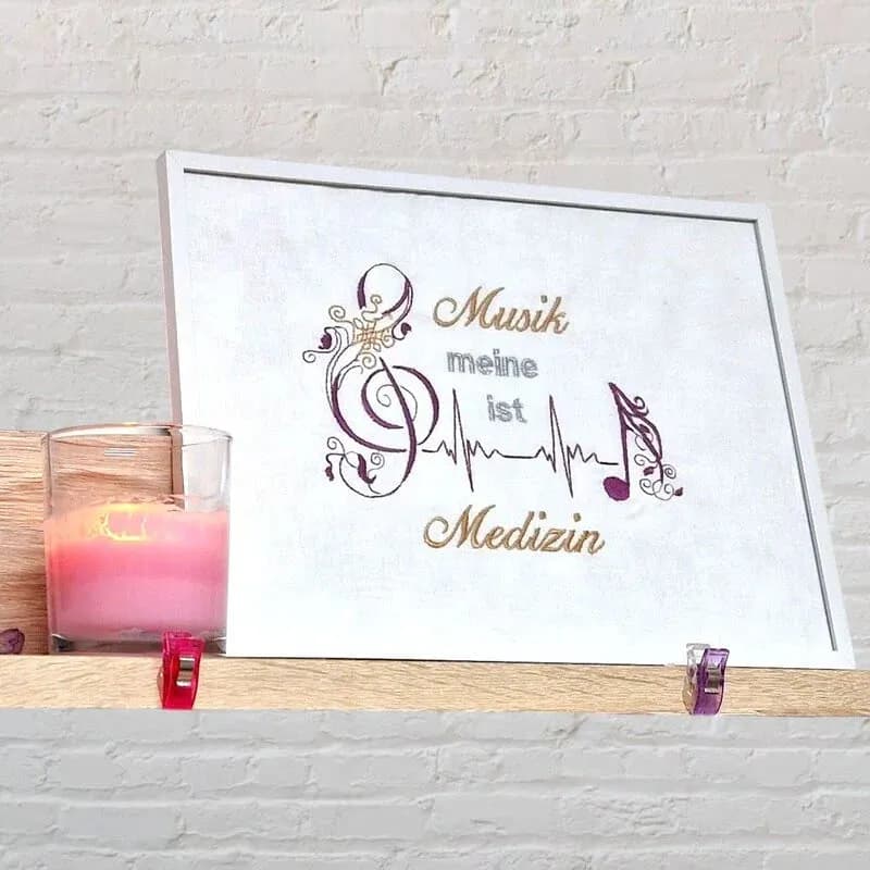 Stickdatei Spruch Musik ist Medizin