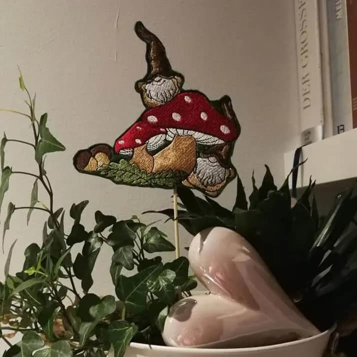 Stickdatei Pilze mit Wichtel