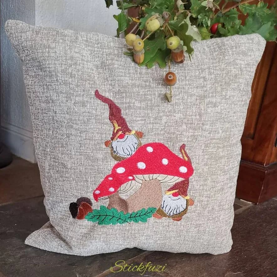 Stickdatei Pilze mit Wichtel