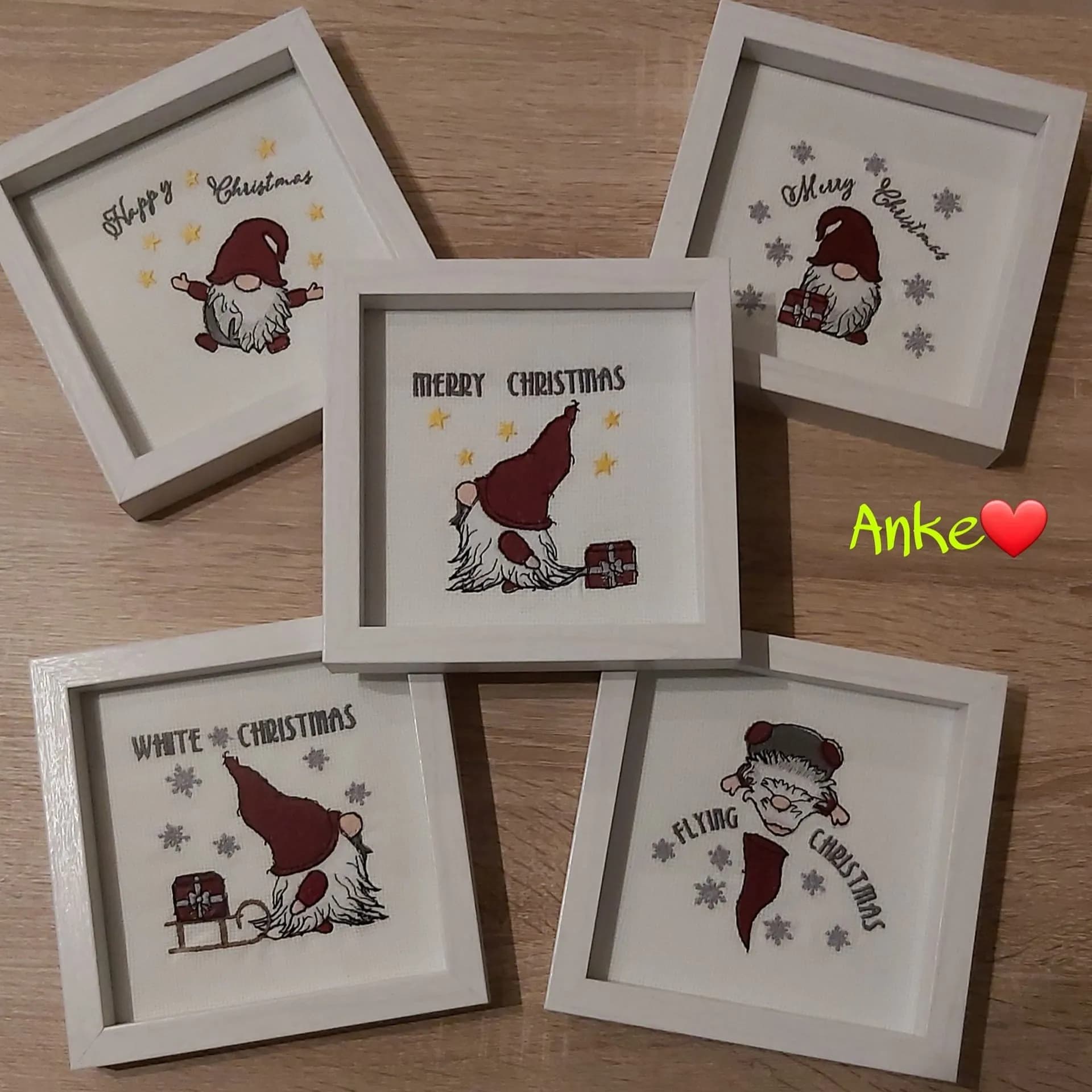 Stickdatei Wichtelzirkus – 5 Weihnachtswichtel