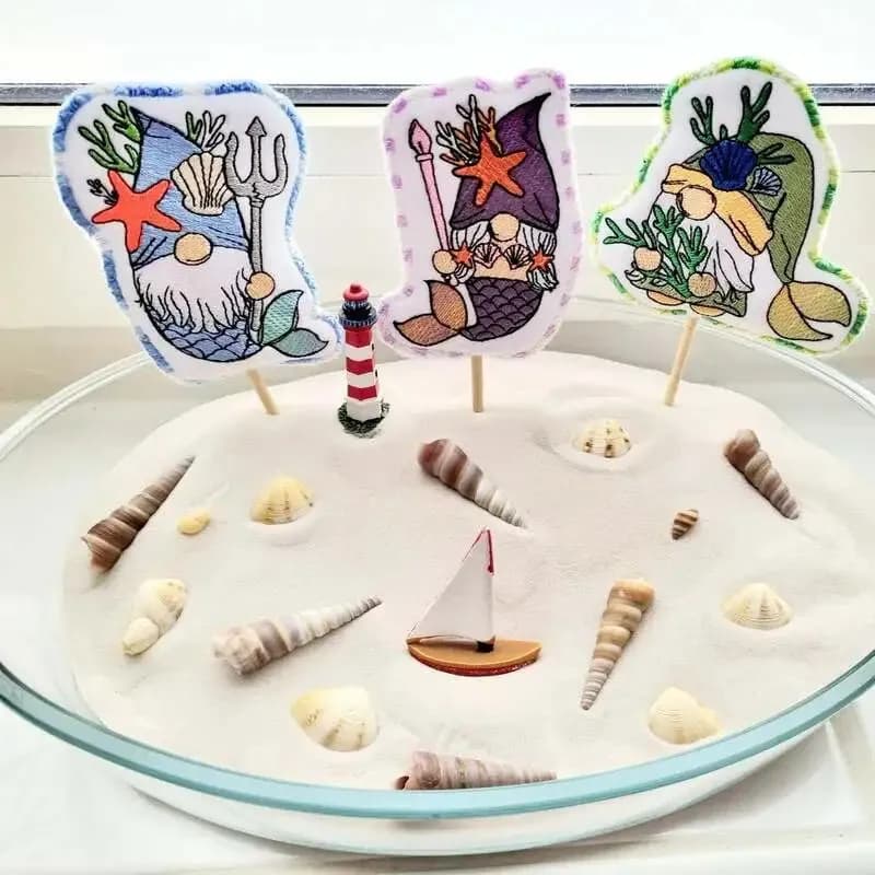 ITH Stickdatei Stabfigur und Vollstick Wichtel unter dem Meer