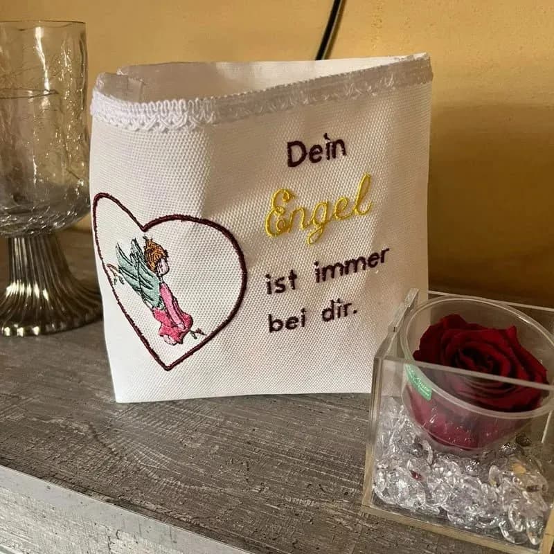 Stickdatei Engel mit Spruch