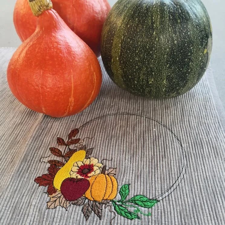 Stickdatei Herbstrahmen