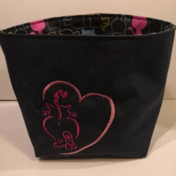 Stickdatei Katze mit Herz