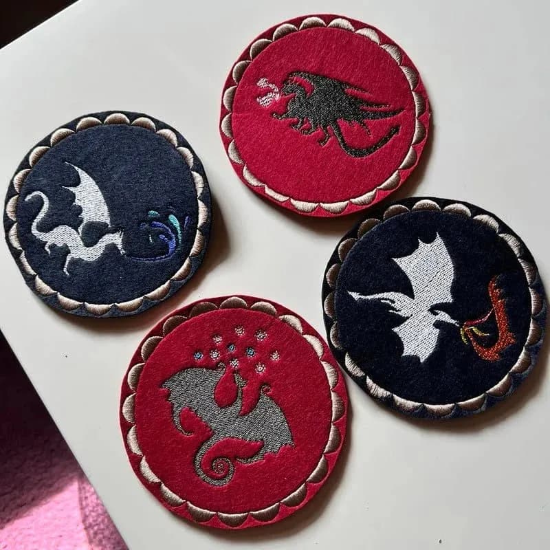 Stickdatei Schattendrachen Jahreszeiten