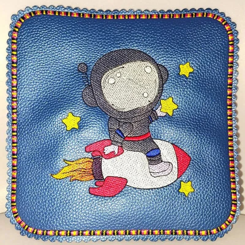 Stickdatei und Applikation Astronaut