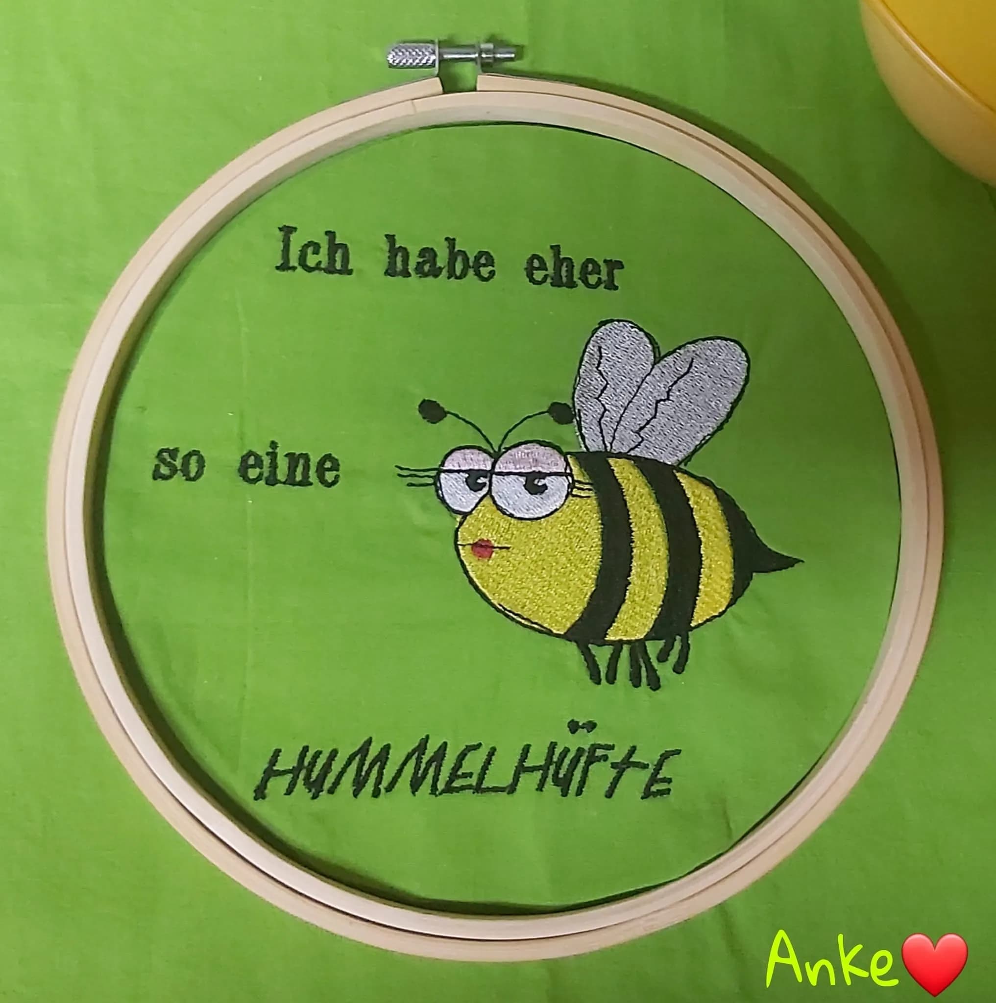Stickdatei Hummel und Bienchen mit Sprüchen