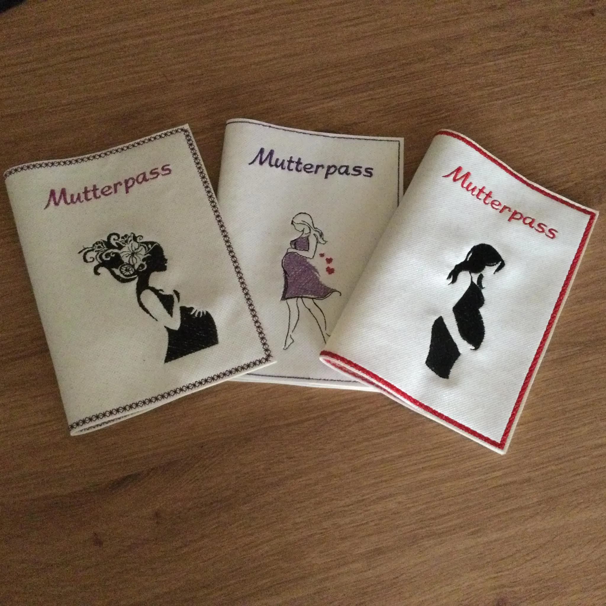 ITH Stickdatei Mutterpasshülle Bundle mit Dekoren