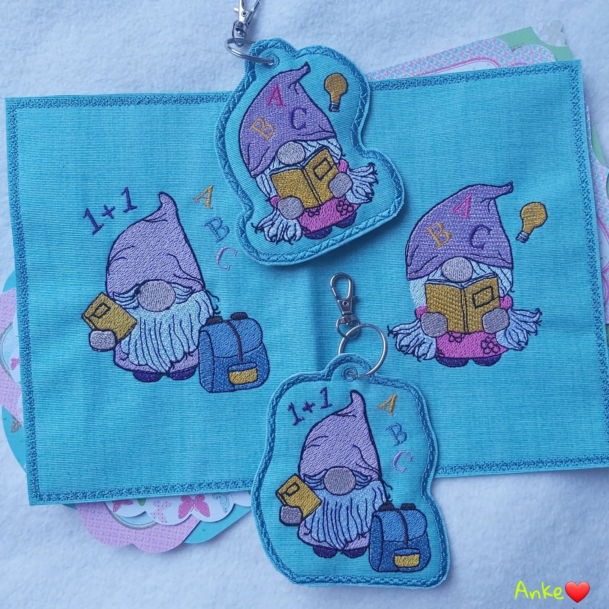 ITH Stickdatei Stabfigur, Anhänger und Vollstick Schulwichtel