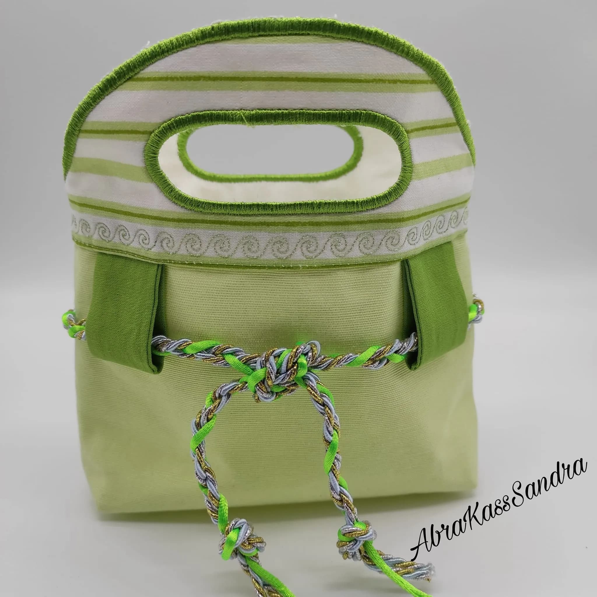 Stickdatei Tasche ITH mit Unterteilung und Laschen Blanko