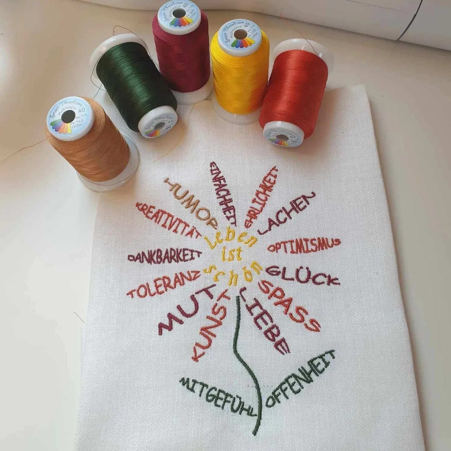 Stickdatei Blume - Leben ist schön