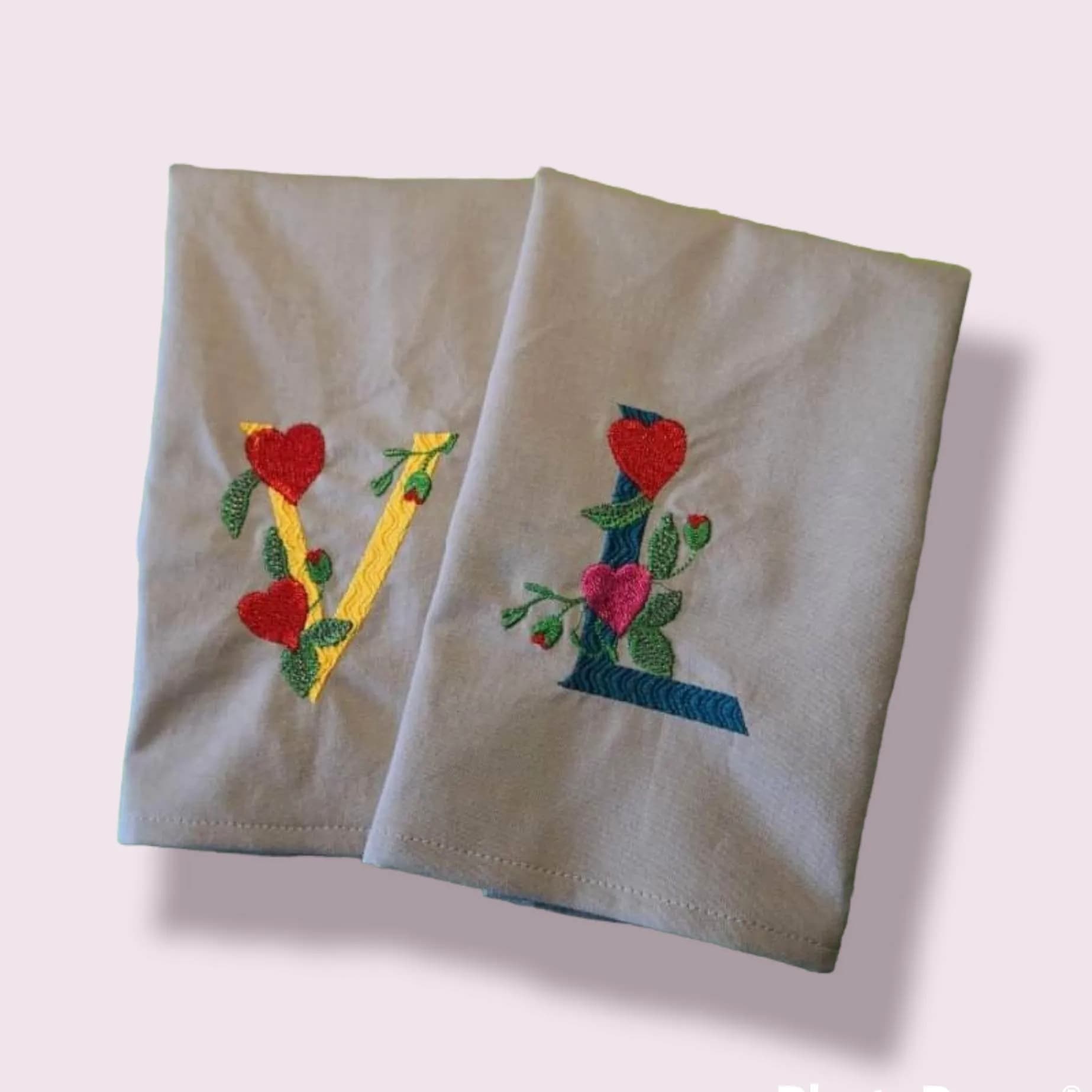 Stickdatei Buchstaben Monogramm mit Herzen