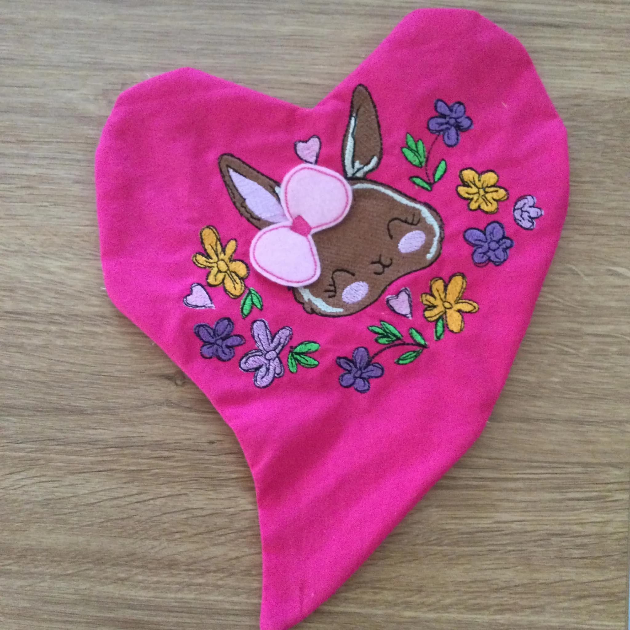 ITH Stickdatei Kissen Herzform