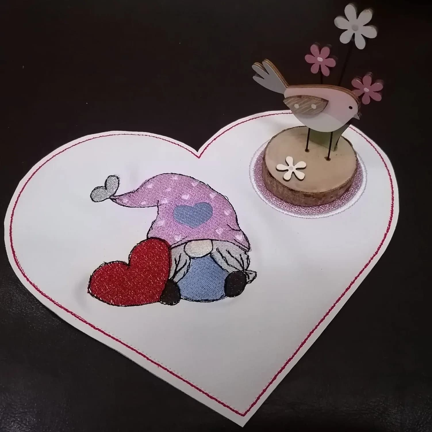 ITH Stickdatei Tassenlounge Herzform Blanko