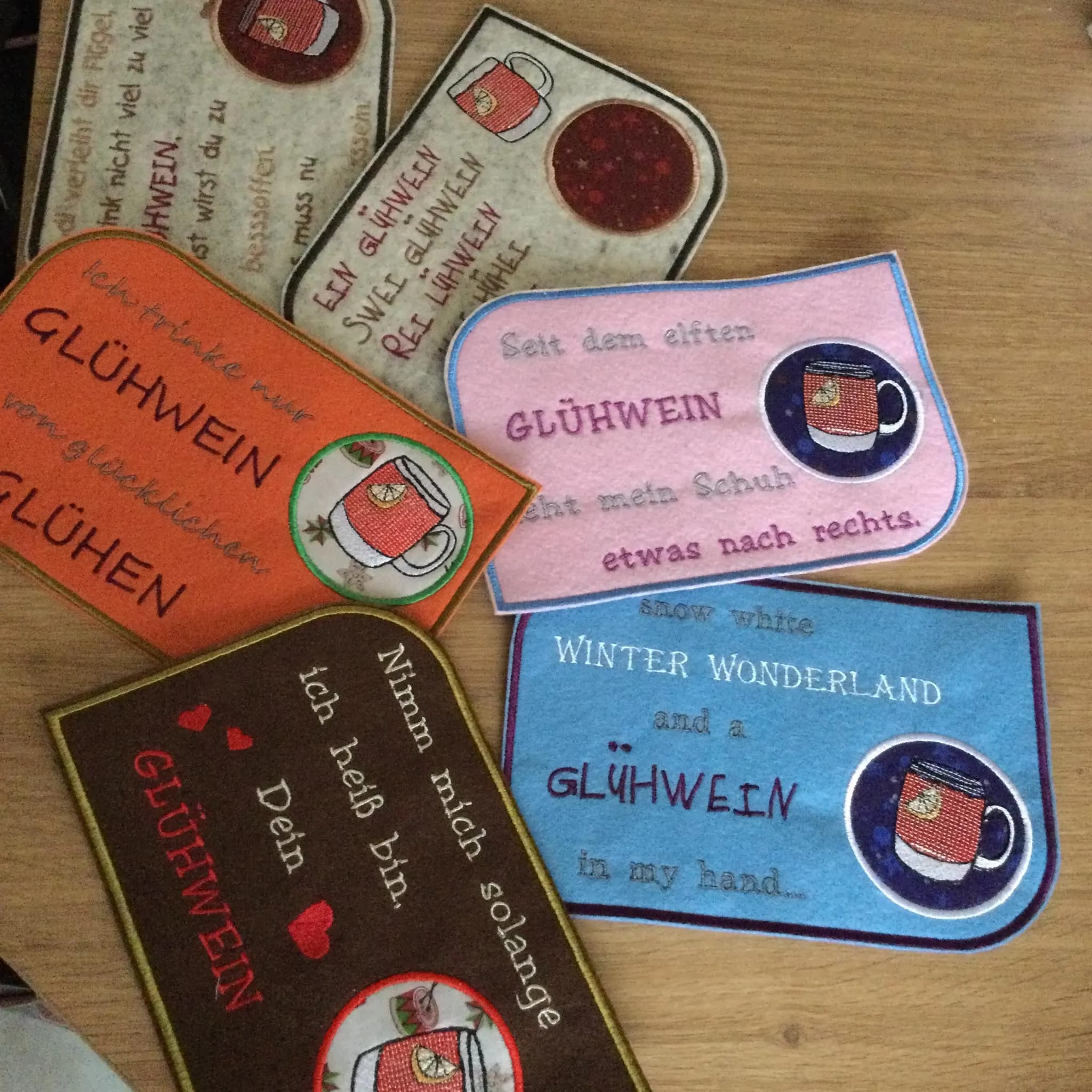 ITH Stickdatei Tassenlounges (Mugrugs) Glühwein