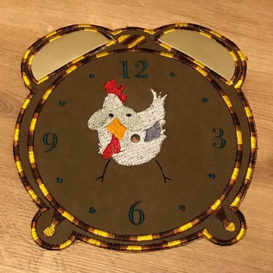 ITH Stickdatei Uhr Wecker