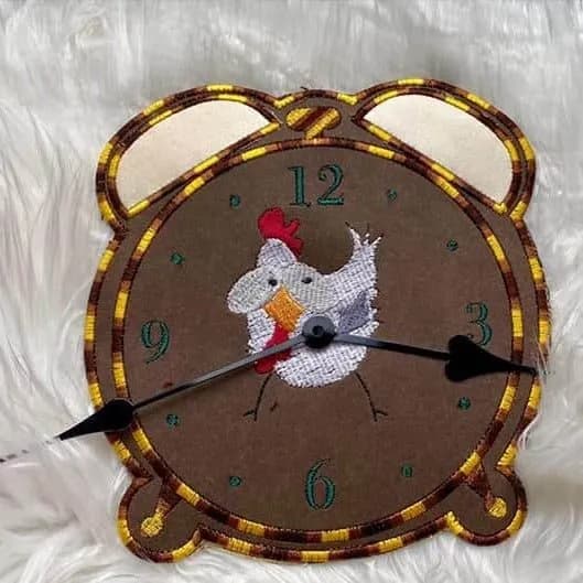 ITH Stickdatei Uhr Wecker